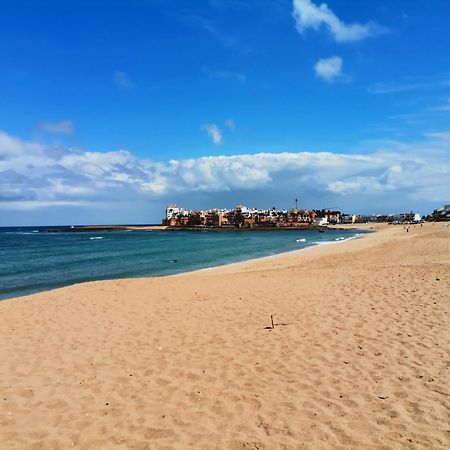 Grand Appartement Vue Golf A 2 Min De La Plage ブズニカ エクステリア 写真