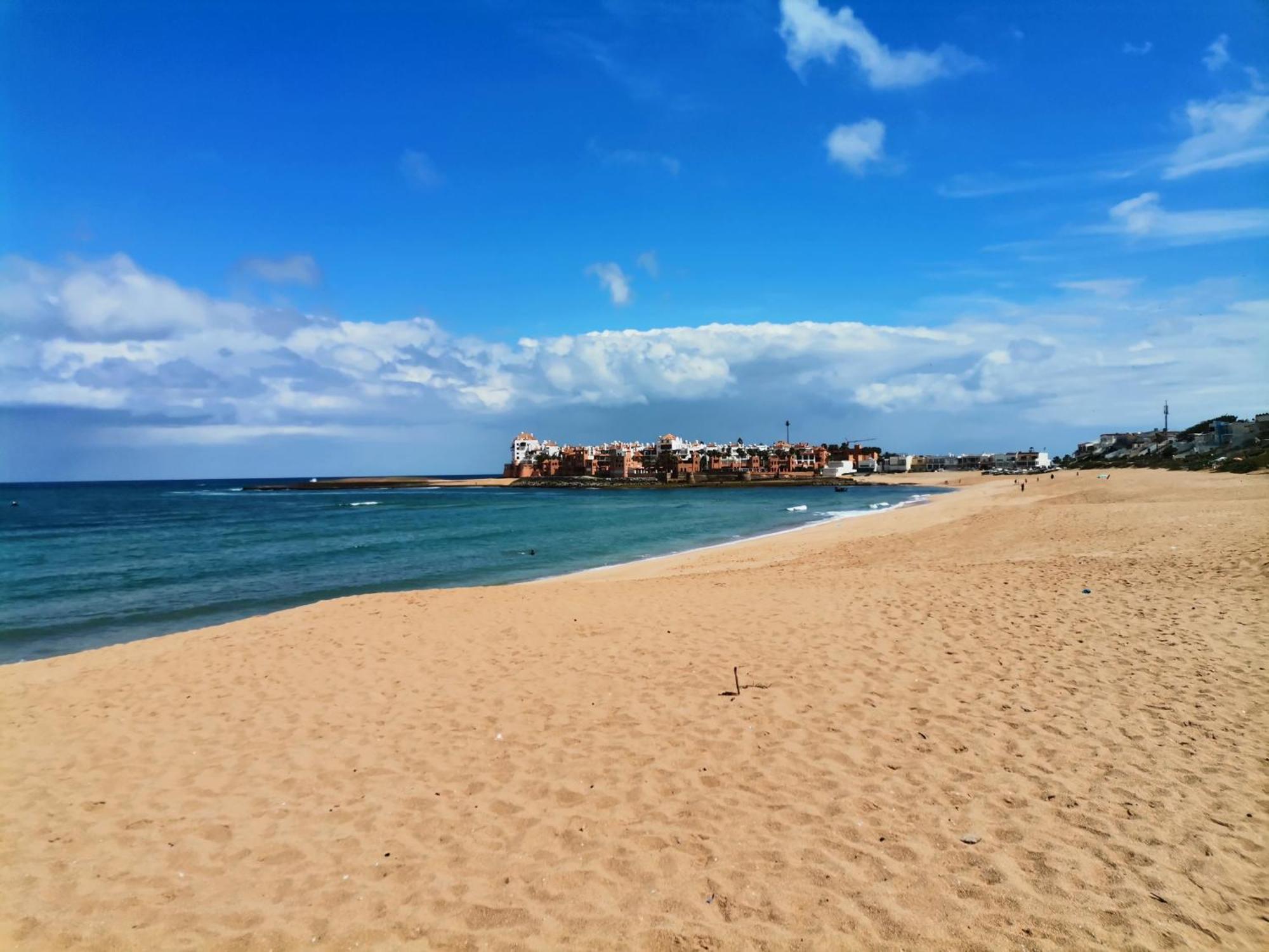 Grand Appartement Vue Golf A 2 Min De La Plage ブズニカ エクステリア 写真