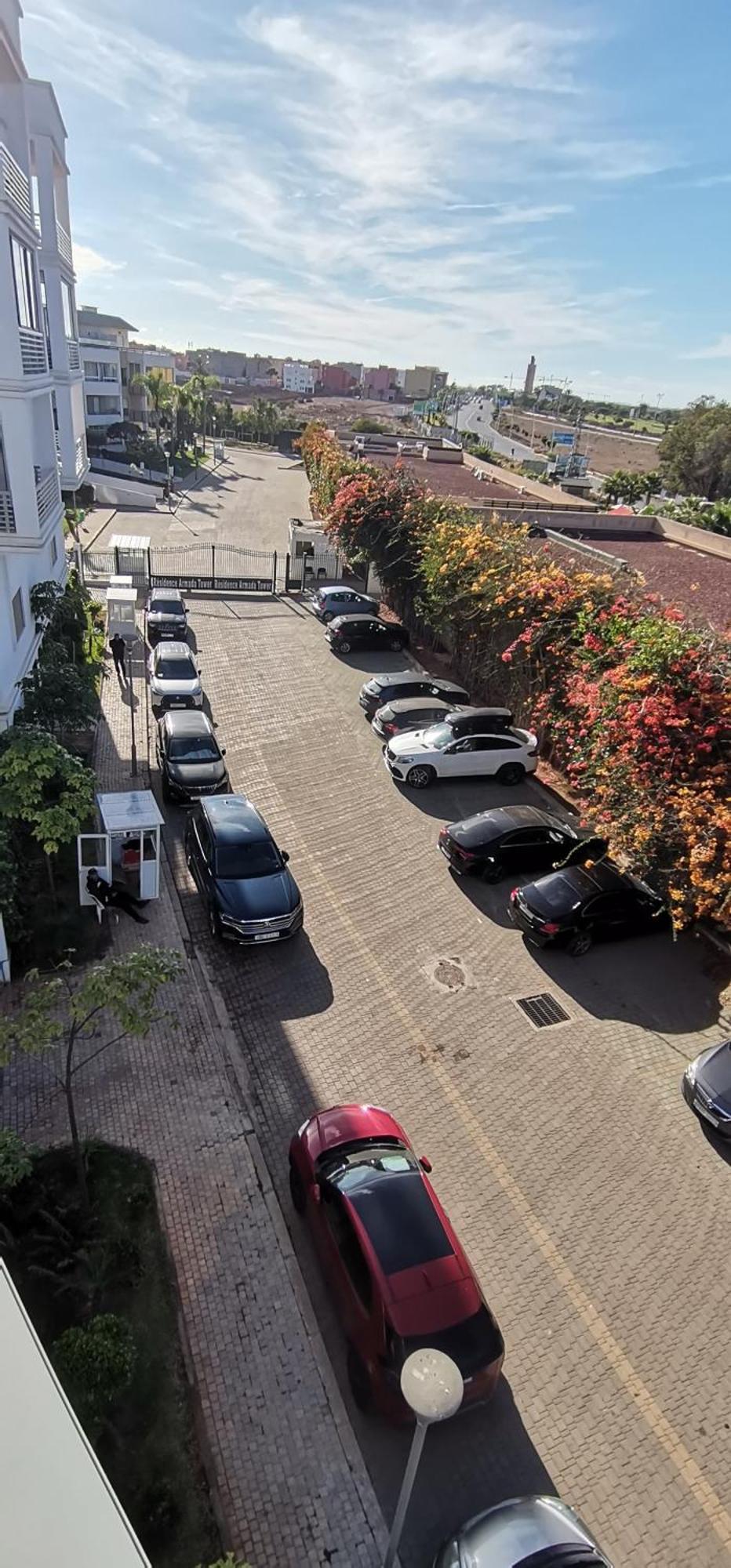 Grand Appartement Vue Golf A 2 Min De La Plage ブズニカ エクステリア 写真